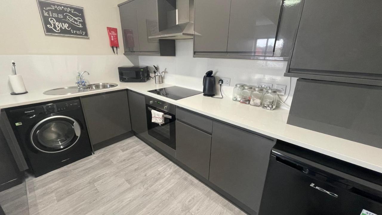 Mays Apartments - 102 Mill Street, Free Parking, 2 Minute Walk To Baltic Market And City Centre - Apartments Sleep 1-10 Guests Liverpool Exterior foto